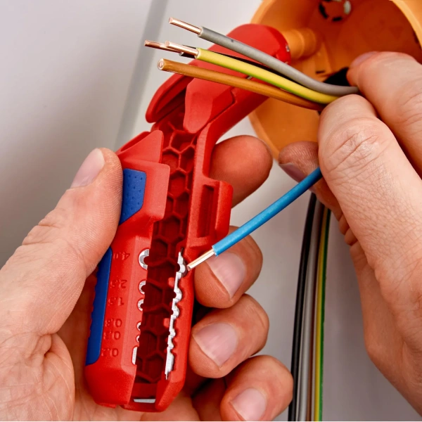 Стриппер универсальный для круглого кабеля ErgoStrip KNIPEX KN-169501SB